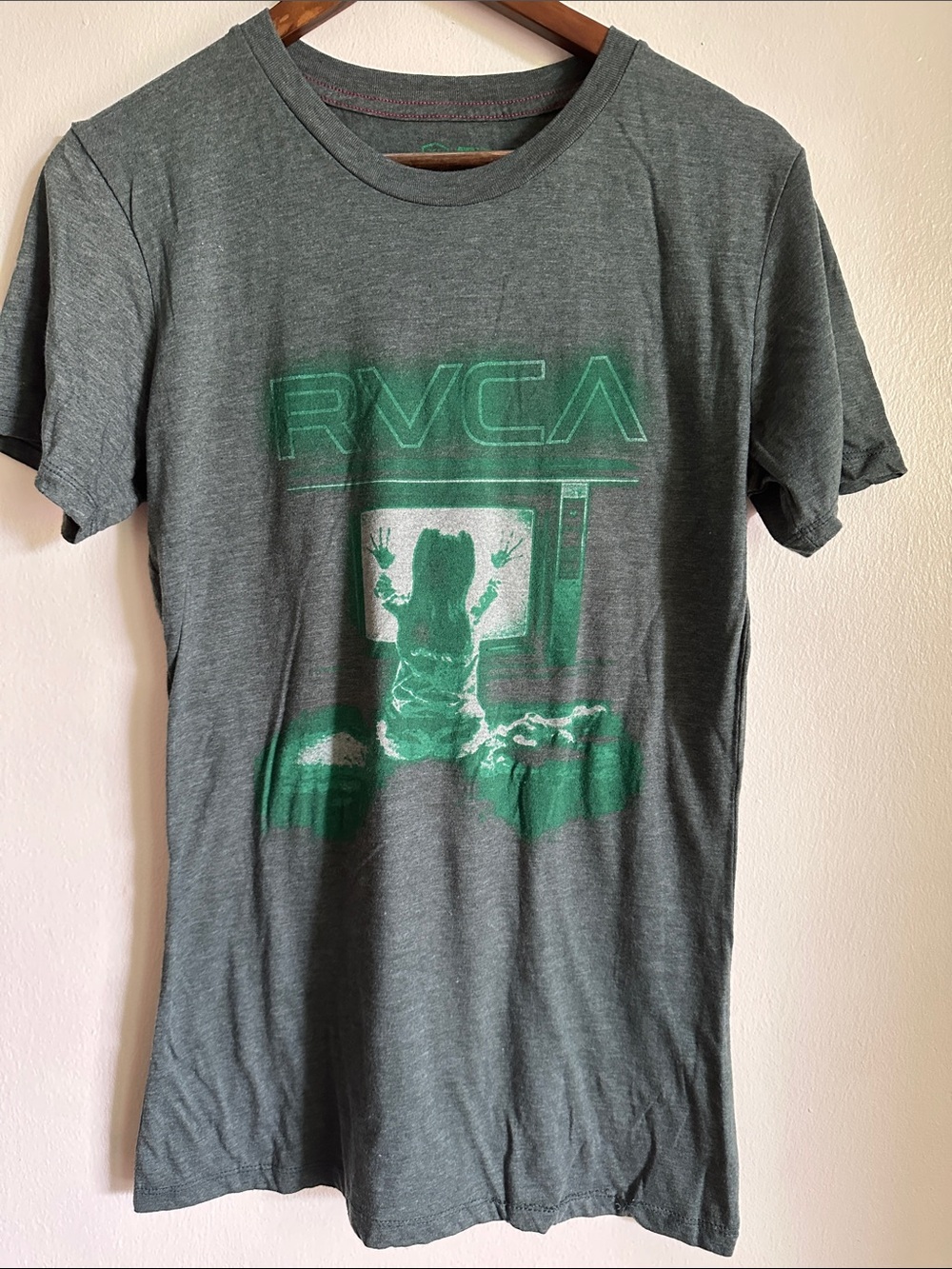 RVCA Women’s Heathered Green T-Shirt with Green Screen Graphic